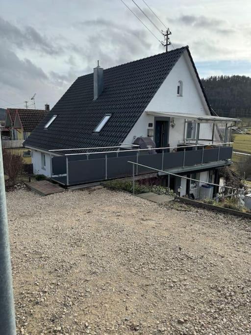 Loft Wohnung Mit Toller Aussicht Messstetten Esterno foto